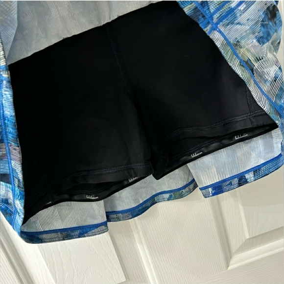 Luluemon Pace Rival Skirt Skort Floral Blue Sz 6 - Picture 6 of 6